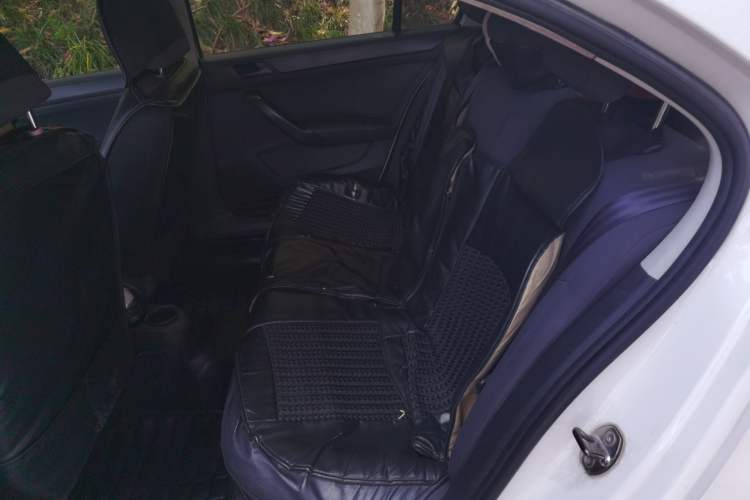 Used Volkswagen Santana 2015 1.6L Automatic Fashion Edition Left Rear Seat