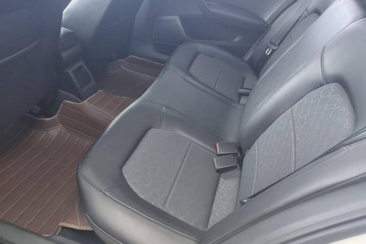 Used Volkswagen Santana 2015 1.6L Manual Comfort Edition Left Rear Seat