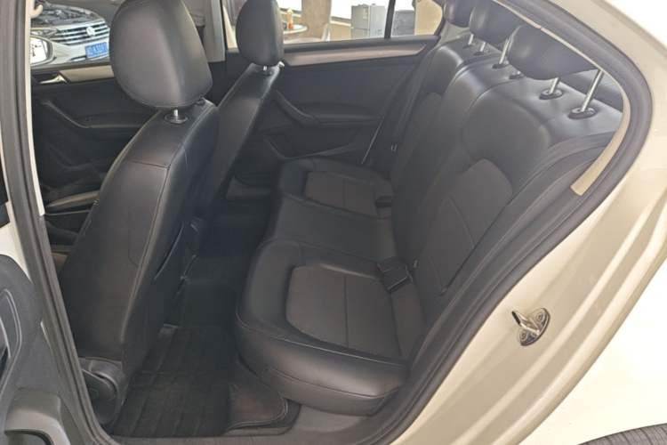 Used Volkswagen Santana 2015 1.6L Automatic Comfort Edition Left Rear Seat