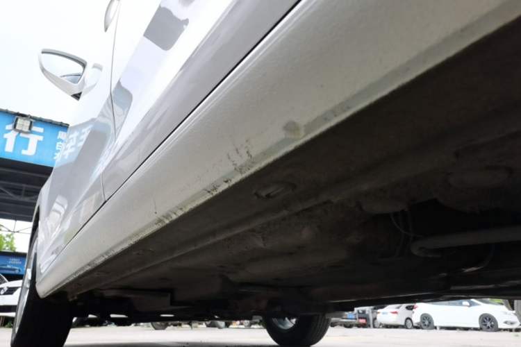 Used Volkswagen Santana 2015 1.6L Manual Comfort Edition Left Side Sill