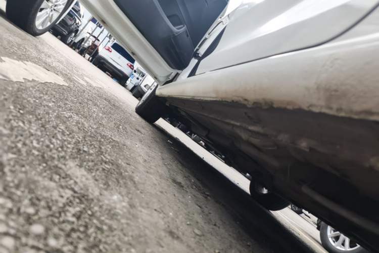 Used Volkswagen Santana 2015 1.6L Manual Comfort Edition Left Side Sill
