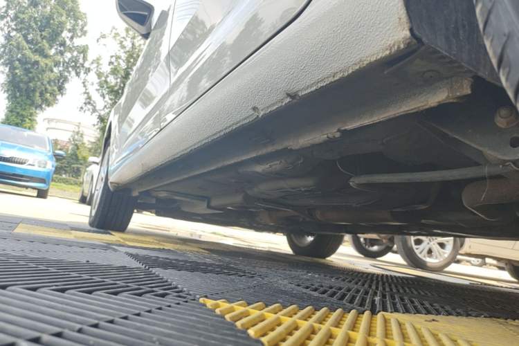Used Volkswagen Santana 2015 1.6L Automatic Comfort Edition Left Side Sill