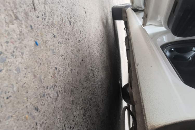 Used Volkswagen Santana 2015 1.6L Manual Comfort Edition Left Side Sill