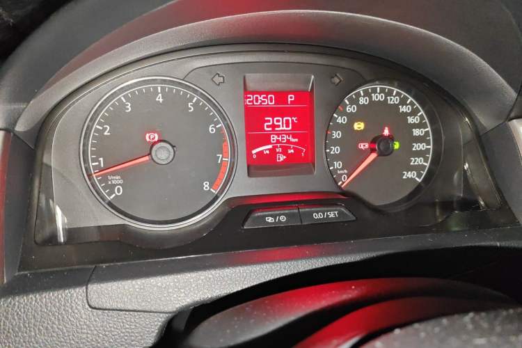 Used Volkswagen Santana 2015 Haval H6 1.6L Automatic Luxury Model Odometer Close Up