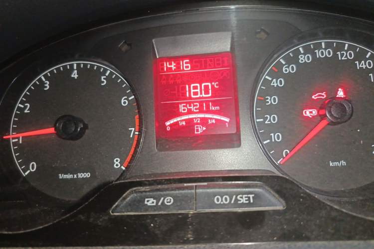 Used Volkswagen Santana 2015 1.4L Manual Fashion Edition Odometer Close Up