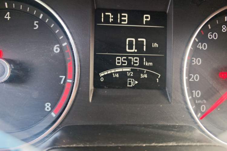 Used Volkswagen Santana 2015 Haval H6 1.6L Automatic Comfort Model Odometer Close Up