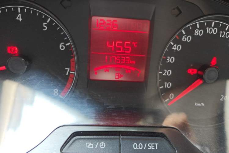 Used Volkswagen Santana 2015 1.6L Manual Fashion Edition Odometer Close Up