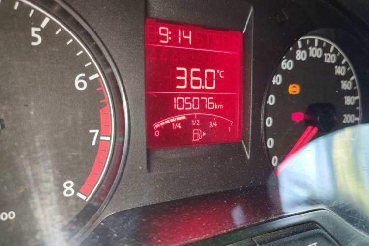 Used Volkswagen Santana 2015 1.6L Manual Fashion Edition Odometer Close Up