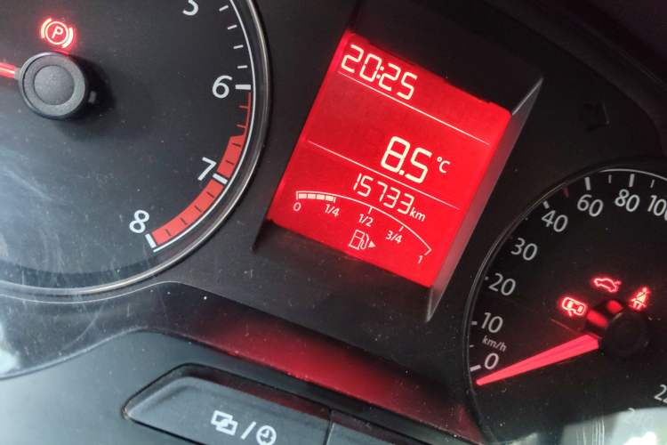 Used Volkswagen Santana 2015 1.4L Manual Fashion Edition Odometer Close Up