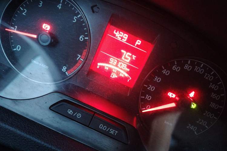 Used Volkswagen Santana 2015 1.6L Automatic Fashion Edition Odometer Close Up