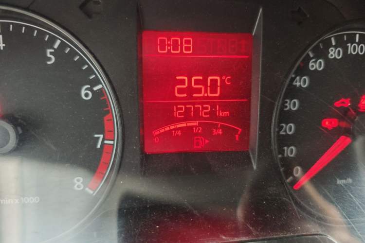 Used Volkswagen Santana 2015 1.6L Manual Fashion Edition Odometer Close Up