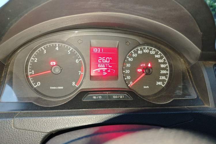 Used Volkswagen Santana 2015 1.6L Manual Fashion Edition Odometer Close Up
