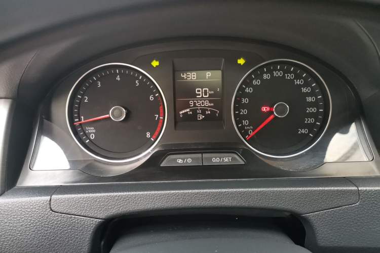 Used Volkswagen Santana 2015 Haval H9 1.6L Automatic Luxury Model Odometer Close Up