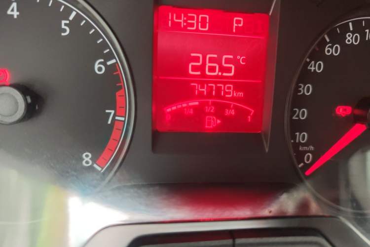 Used Volkswagen Santana 2015 1.6L Automatic Fashion Edition Odometer Close Up
