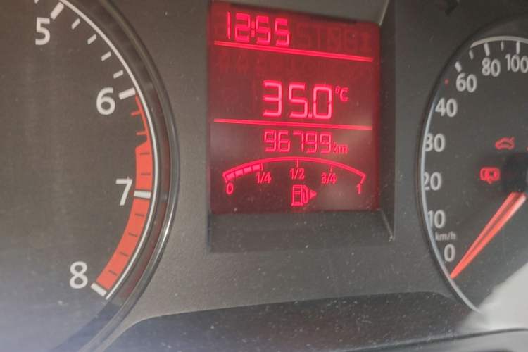 Used Volkswagen Santana 2015 1.6L Manual Fashion Edition Odometer Close Up