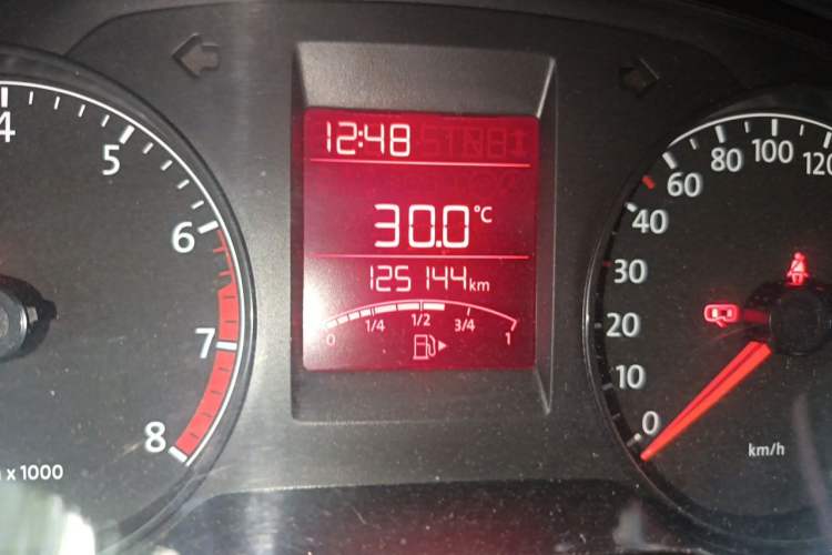 Used Volkswagen Santana 2015 1.6L Manual Fashion Edition Odometer Close Up