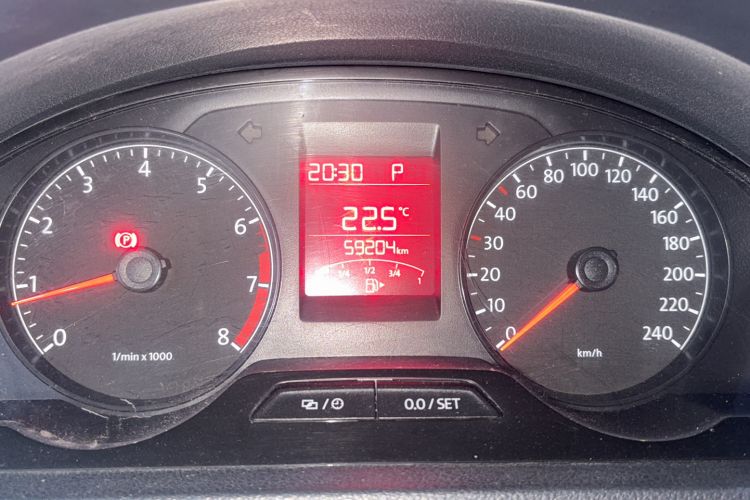 Used Volkswagen Santana 2015 1.6L Automatic Fashion Edition Odometer Close Up