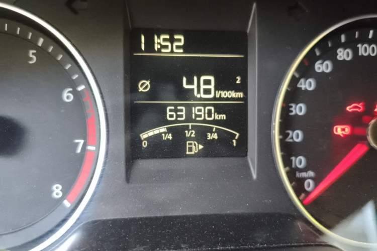 Used Volkswagen Santana 2015 Haval H9 1.6L Manual Comfort Edition Odometer Close Up