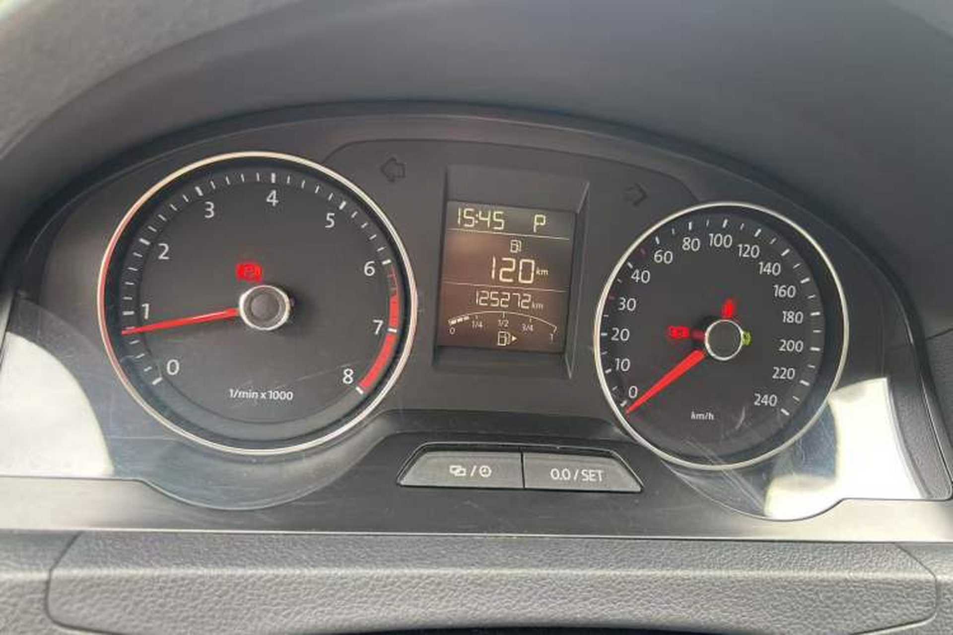 Used Volkswagen Santana 2015 1.6L Automatic Luxury Edition Odometer Close Up