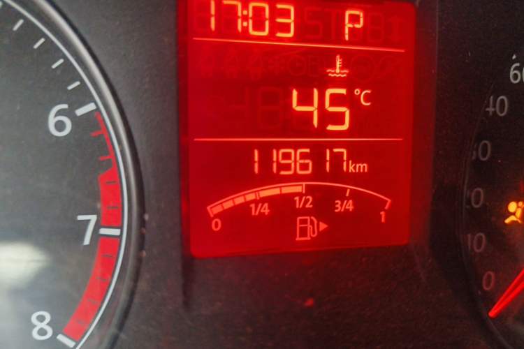 Used Volkswagen Santana 2015 1.6L Automatic Comfort Edition Odometer Close Up