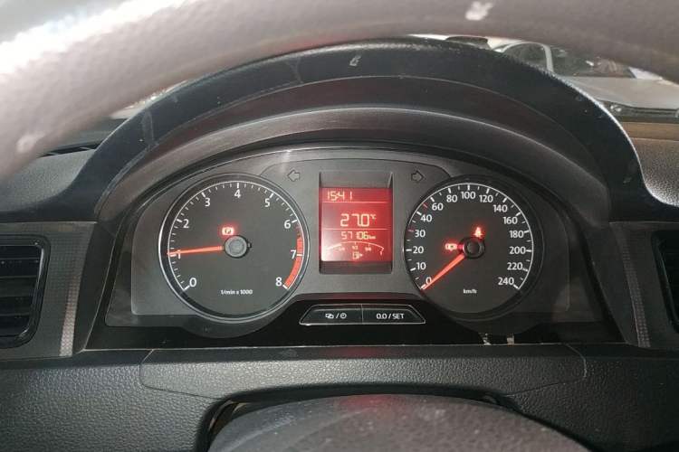 Used Volkswagen Santana 2015 1.4L Manual Fashion Edition Odometer Close Up