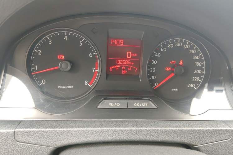 Used Volkswagen Santana 2015 1.6L Manual Comfort Edition Odometer Close Up