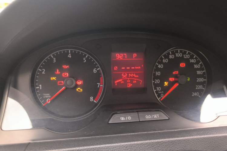 Used Volkswagen Santana 2015 1.6L Automatic Comfort Edition Odometer Close Up