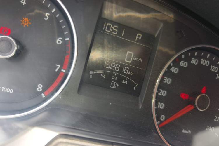 Used Volkswagen Santana 2015 1.6L Automatic Luxury Edition Odometer Close Up