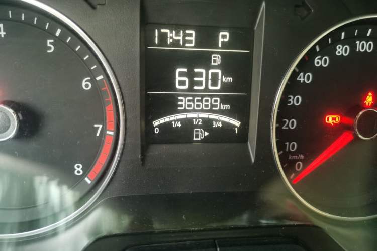 Used Volkswagen Santana 2015 Haval H6 1.6L Automatic Comfort Model Odometer Close Up