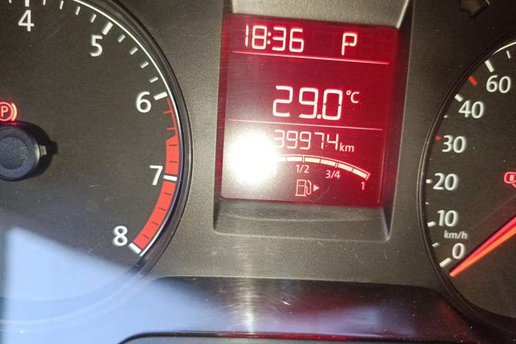 Used Volkswagen Santana 2015 Haval H6 1.6L Automatic Luxury Model Odometer Close Up