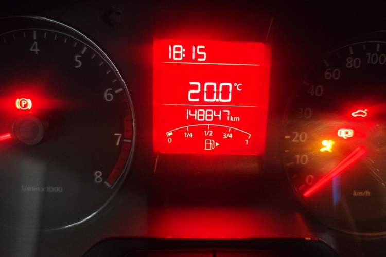 Used Volkswagen Santana 2015 1.6L Manual Fashion Edition Odometer Close Up