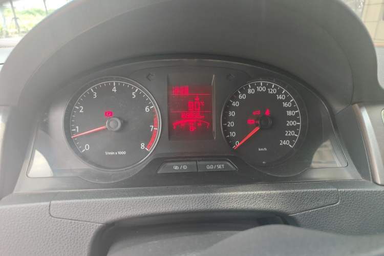 Used Volkswagen Santana 2015 1.6L Manual Comfort Edition Odometer Close Up
