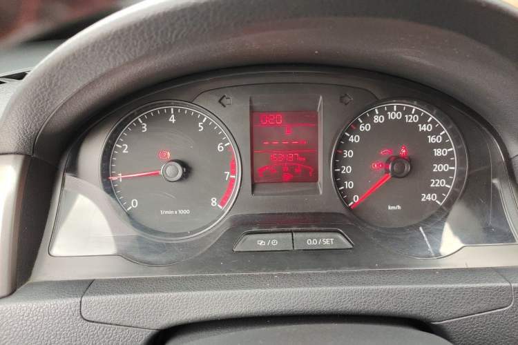 Used Volkswagen Santana 2015 1.6L Manual Comfort Edition Odometer Close Up
