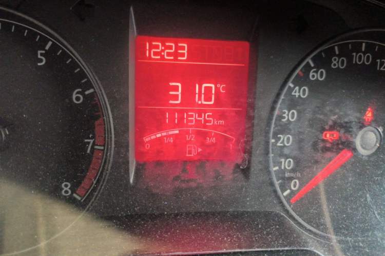Used Volkswagen Santana 2015 1.6L Manual Fashion Edition Odometer Close Up