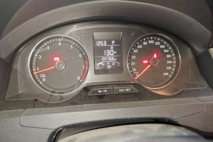 Used Volkswagen Santana 2015 Haval H6 1.6L Automatic Comfort Model Odometer Close Up