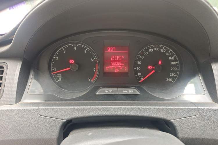 Used Volkswagen Santana 2015 1.4L Manual Fashion Edition Odometer Close Up