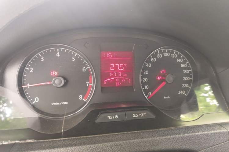 Used Volkswagen Santana 2015 1.4L Manual Fashion Edition Odometer Close Up