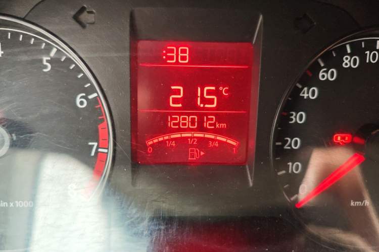 Used Volkswagen Santana 2015 1.4L Manual Fashion Edition Odometer Close Up