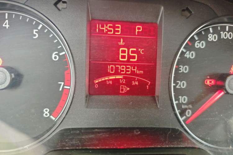 Used Volkswagen Santana 2015 1.6L Automatic Comfort Edition Odometer Close Up