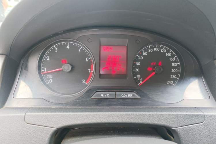 Used Volkswagen Santana 2015 1.6L Manual Comfort Edition Odometer Close Up