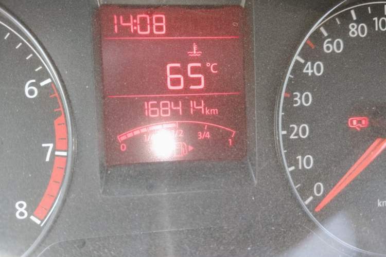 Used Volkswagen Santana 2015 1.4L Manual Comfort Edition Odometer Close Up