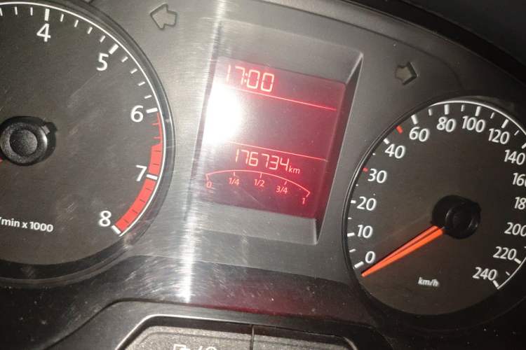 Used Volkswagen Santana 2015 1.6L Manual Comfort Edition Odometer Close Up