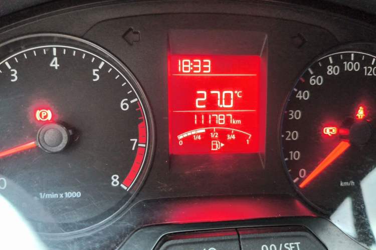 Used Volkswagen Santana 2015 1.4L Manual Fashion Edition Odometer Close Up