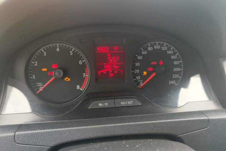 Used Volkswagen Santana 2015 1.6L Automatic Comfort Edition Odometer Close Up