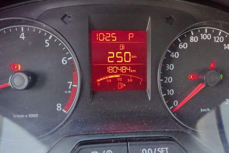 Used Volkswagen Santana 2015 1.6L Automatic Comfort Edition Odometer Close Up