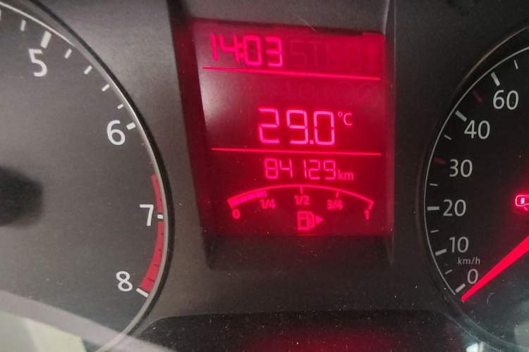 Used Volkswagen Santana 2015 1.4L Manual Fashion Edition Odometer Close Up