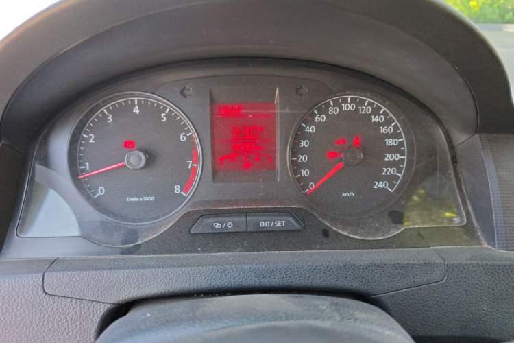 Used Volkswagen Santana 2015 1.4L Manual Fashion Edition Odometer Close Up