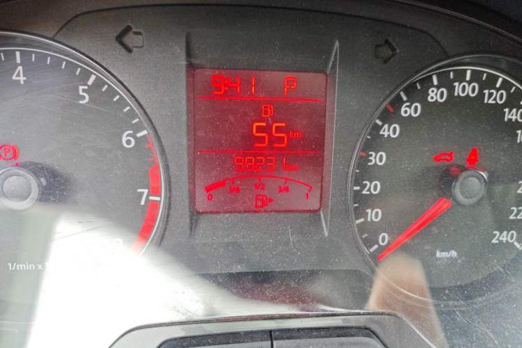 Used Volkswagen Santana 2015 1.6L Automatic Comfort Edition Odometer Close Up