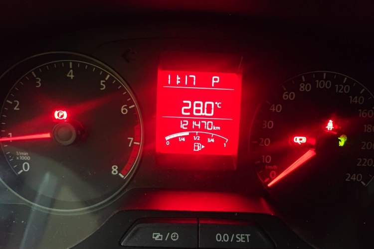 Used Volkswagen Santana 2015 Haval H6 1.6L Automatic Luxury Model Odometer Close Up