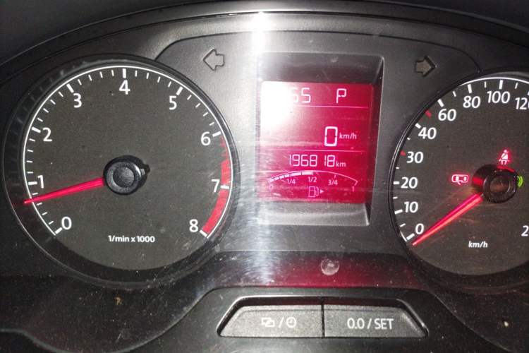 Used Volkswagen Santana 2015 1.6L Automatic Comfort Edition Odometer Close Up